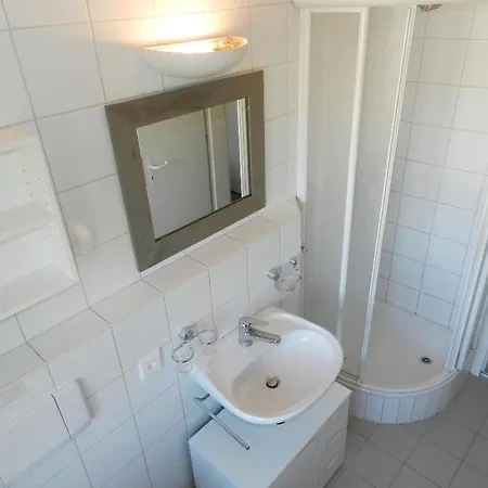 Suzanne Nr- 20 Appartement-fewo- Dusche Oder Bad- Wc 5-bettwohnung By Interhome Apartment Saanen